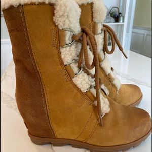 Sorel Joan of Arctic II shearling wedge lace up camel brown booties 8.5